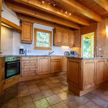 Spacious With Patio Facing Mountains *