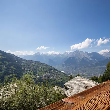 Chalet Spacious With Patio Facing Mountains Veysonnaz