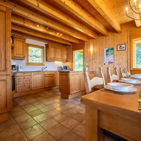 Spacious With Patio Facing Mountains