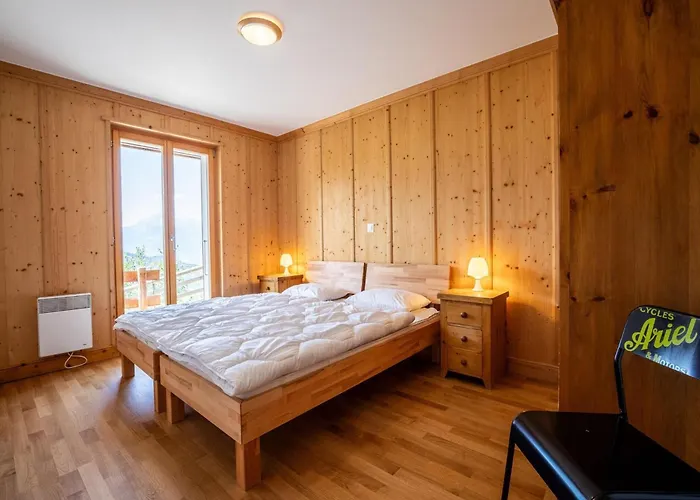 In With Balcony Chalé