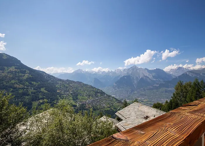 Chalet In With Balcony Veysonnaz